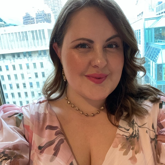 Meet your Posher, Viola - Picture 1 of 2